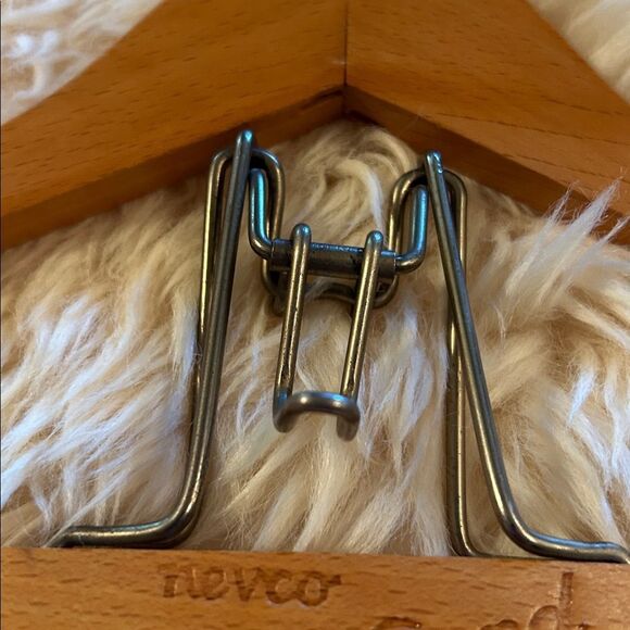 Vintage Nevco Lord wooden hanger with accessory bottom hanger - Picture 5 of 5